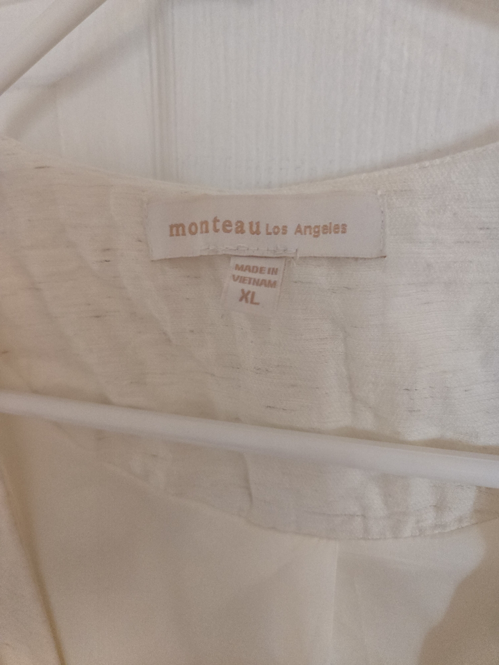 Monteau Sleeveless V-Neck Button Front Vest Top - Cream - Picture 4 of 11